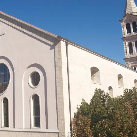 汽车旅馆 扬科维奇汽车旅馆 Hrvace