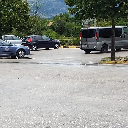 汽车旅馆 扬科维奇汽车旅馆 3*