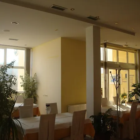 扬科维奇汽车旅馆 3* Hrvace