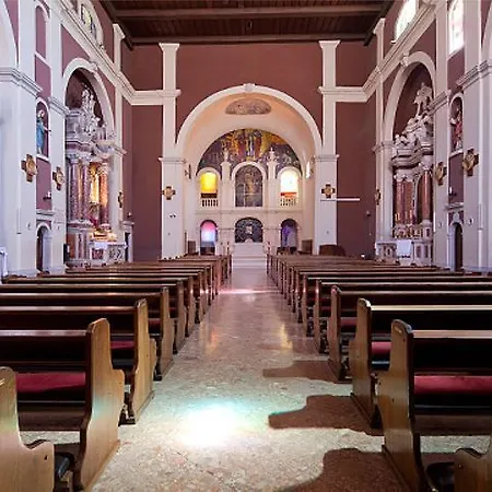 扬科维奇汽车旅馆 Hrvace